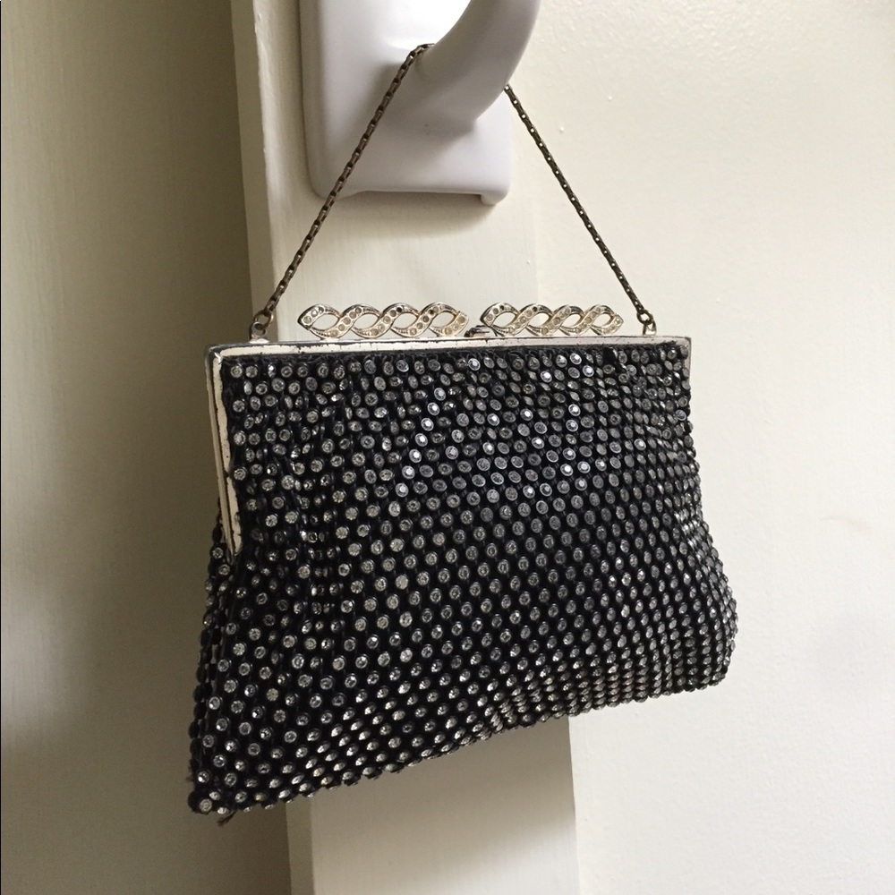 Beautiful vintage rhinestone handbag.